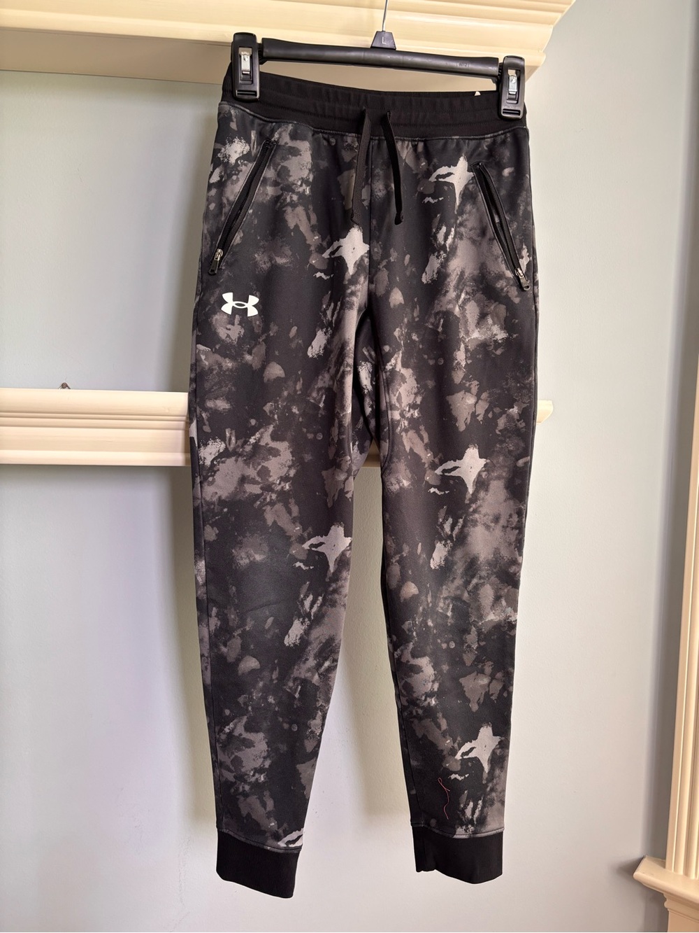 Under Armour Black & Gray Tie-Dye Jogger Sweatpants